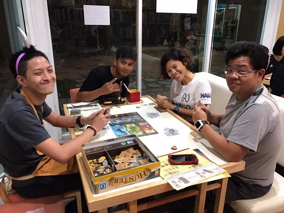 พ่อแม่ควรสนับสนุน! 5 ร้าน Board Game ฝึกสมอง ใกล้รถไฟฟ้า UndubZapp